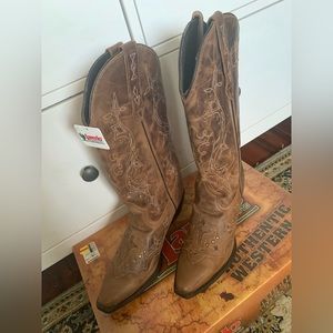 Laredo Ladies Brown/ Rust Cross Boots